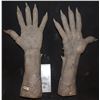 Image 2 : PREDATOR THE HANDS MATCHED PAIR OF PRODUCTION CASTINGS