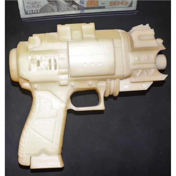 GHOSTBUSTERS PROTON PACK PISTOL MASTER CASTING