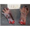 Image 1 : APOCALYPTO PAIR OF BLOODY SEVERED HANDS 2