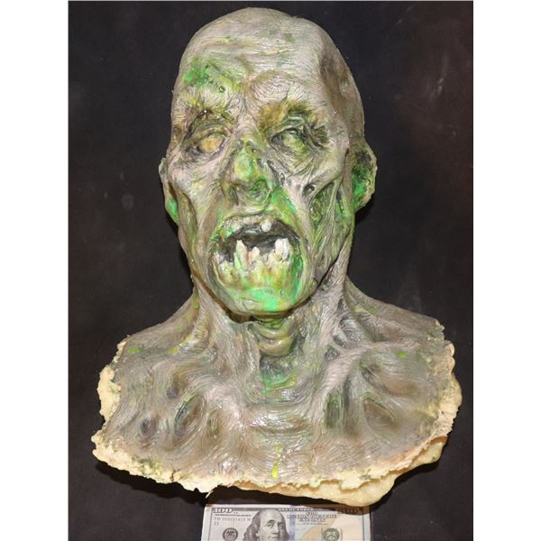 GLOWZIES FARWAY CANYON ROTTEN ZOMBIE F/X HEAD 2