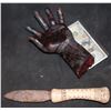 Image 1 : APOCALYPTO MAYAN DAGGER AND BLOODY SEVERED HAND SCREEN USED LOT 4