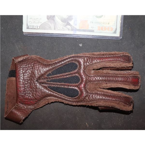 AVENGERS HAWKEYE THE GREAT WALL PROTOTYPE BOW GLOVE SUPER HERO