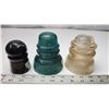 Image 3 : 3 Glass insulators, colored