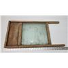 Image 2 : Antique wash board