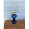 Image 2 : Antique oil lamp - Blue glass - has chimney