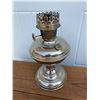 Image 2 : Antique oil lamp - no chimney