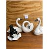 Image 1 : 3 swans & frog rain gauge holder (missing glass)