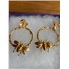 Image 2 : very sweet gold tone bee joops on flower 2" drop