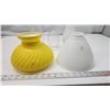 Image 2 : 5 assorted lamp shades/chimneys