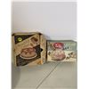 Image 2 : 2 retro cake decorating sets