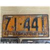 Image 4 : 5 Sask license plates - 1938,1940,1942,1960,1961 - 39-977