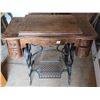 Image 2 : Antique Singer sewing machine with 4 drawers
