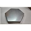 Image 3 : Metal hexagon cake pan