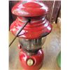 Image 3 : Red Coleman 200 Lantern - Excellent Usable Condition