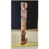 Image 2 : Painted, wood carved totem pole décor - 20 1/2"H