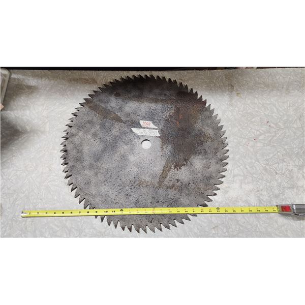 Large saw blade, 72 teeth - Diameter 23  - crack in one side