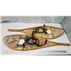 Image 1 : Pair of wooden Snowshoes - Made in Canada - 42"Long