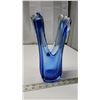 Image 5 : Large blue art décor glass vase - 10"H