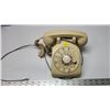 Image 1 : Vintage beige rotary phone