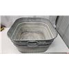Image 1 : Large square galvanized steel wash tub - 20"x20.5"