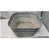 Image 2 : Large square galvanized steel wash tub - 20"x20.5"