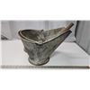 Image 3 : Coal pail and shovel