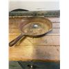 Image 1 : 10" cast iron frying pan