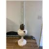 Image 4 : Aladdin - Lincoln drape lamp, with original chimney - model B