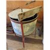 Image 2 : Antique washer