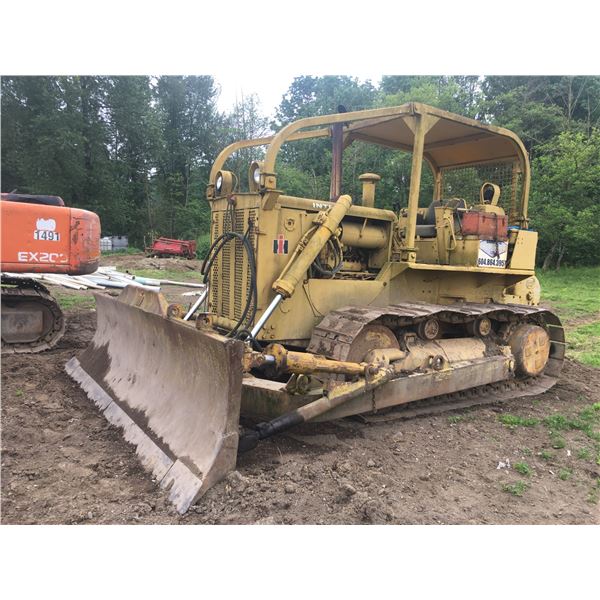 INTERNATIONAL TD20 BULLDOZER - APPROX.7,000 HOURS *HOURS NOT VERIFIED*