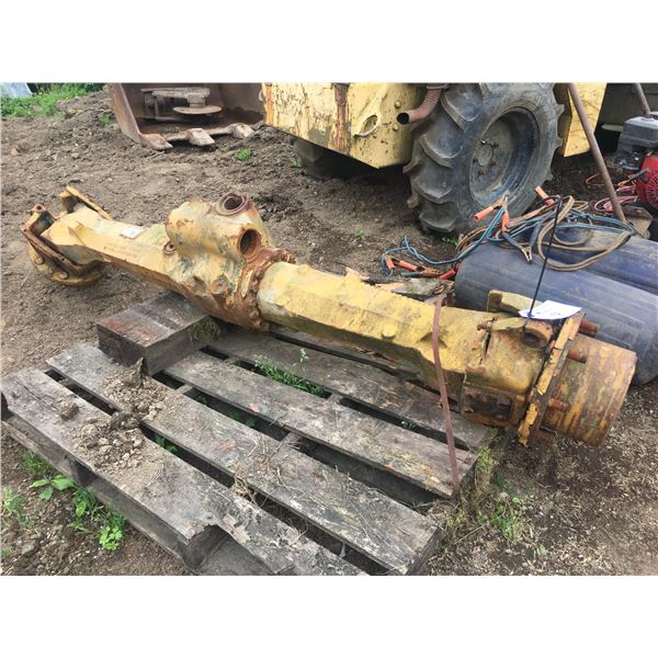 CATERPILLAR FRONT AXLE FOR 420 CAT