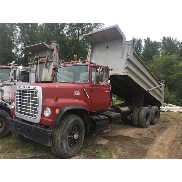 1974 FORD DUMP TRUCK, 2DR, RED, VIN V90TVU46048