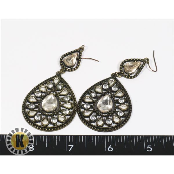 FASHION EARRINGS SET