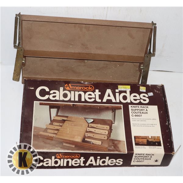 CABINET AIDES