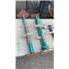 Image 2 : SCREW JACKS AND BOTTLE JACK