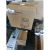 Image 2 : JUICE EXTRACTOR, MEAT GRINDER, AND ELECTRIC KETTLE  - AMAZON RETURN, UNTESTED ITEMS