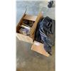Image 1 : 2 BOXES OF ESTATE GOODS