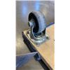 Image 8 : LOT OF HOE, SHOVEL AND 4 WHEEL DOLLY