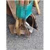 Image 2 : 2 BUNDLES OF GARDEN TOOLS WITH TREE PRUNER