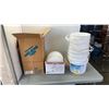Image 1 : BOX OF COLD DRINK CUPS WITH STACK OF BUCKETS AND LIDS