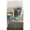 Image 2 : LOT OF GALVANIZED PAILS AND PLASTIC PAILS