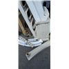 Image 4 : LUMI A-FRAME POOL LADDER 5602