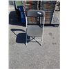 Image 2 : STACK OF 32 FOLDING METAL CHAIRS