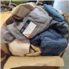 Image 2 : BOX OF NEW TOWELS
