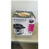 Image 1 : INSTANT POT 7 IN 1 MULTIUSE PROGRAMMABLE COOKER