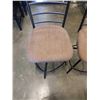 Image 3 : 2 BAR STOOLS