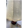 Image 2 : PAIR OF PORCELAIN TABLE LAMPS WITH SHADES