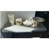 Image 1 : DECORATIVE FRUIT BOWL CENTERPIECE WITH SWAN BOWL AND VASE