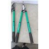 Image 2 : 2 NEW EXTENDABLE PRUNERS