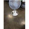 Image 2 : LASKO FLOOR FAN WORKING